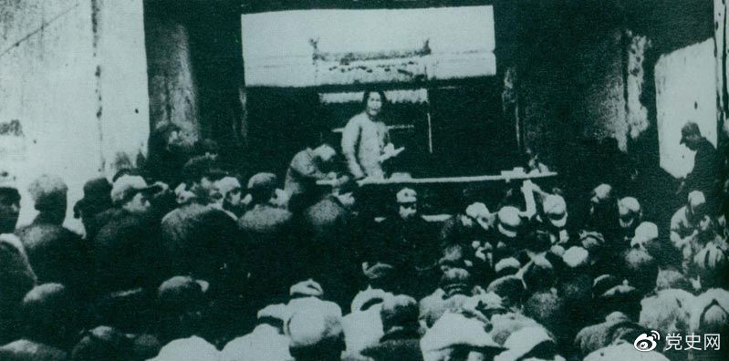 1935年12月27日，毛澤東在陜北瓦窯堡黨的活動(dòng)分子會(huì)議上作《論反對(duì)日本帝國主義的策略》報(bào)告。